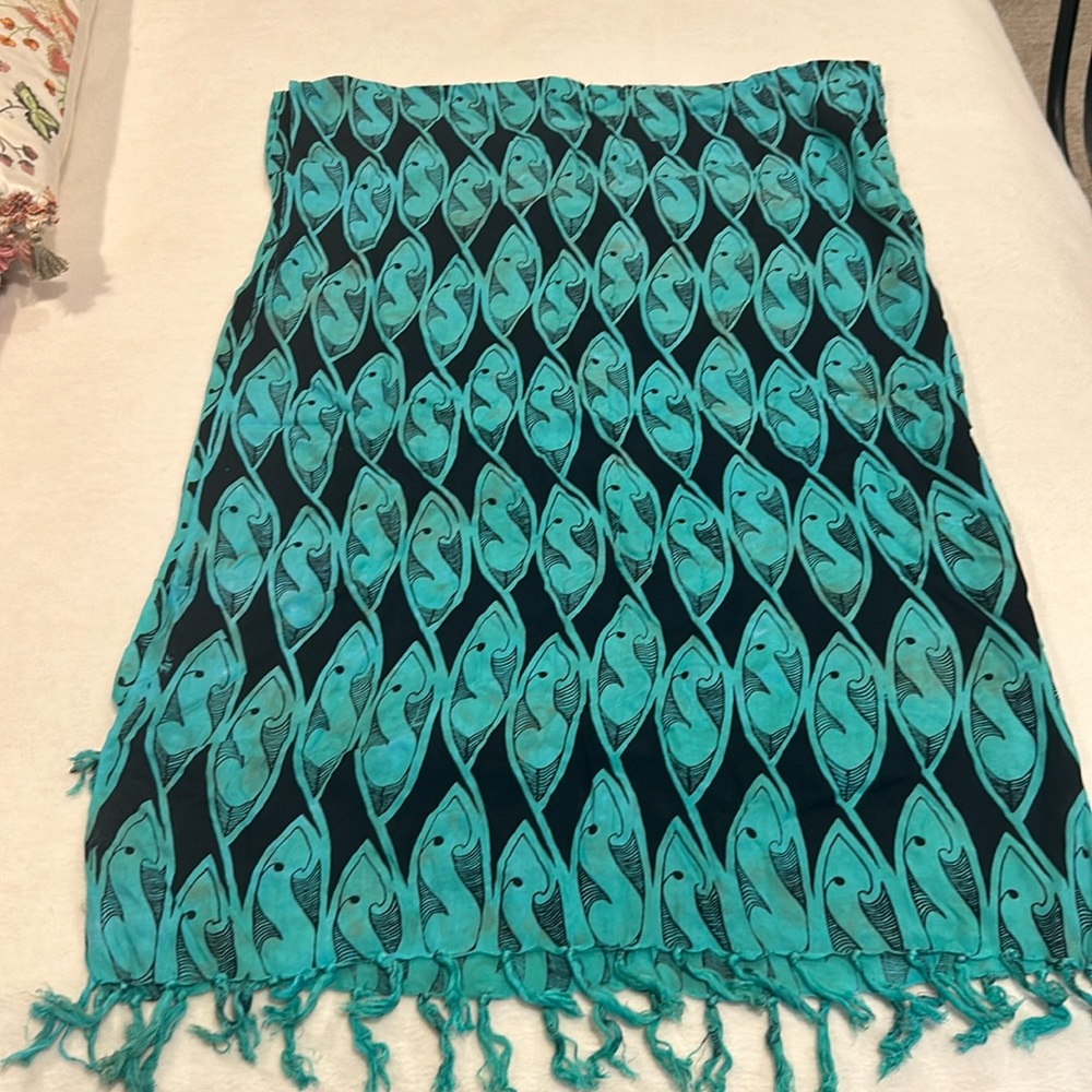 New  with no tag recangular wrap as cover for swimming from Hawaii